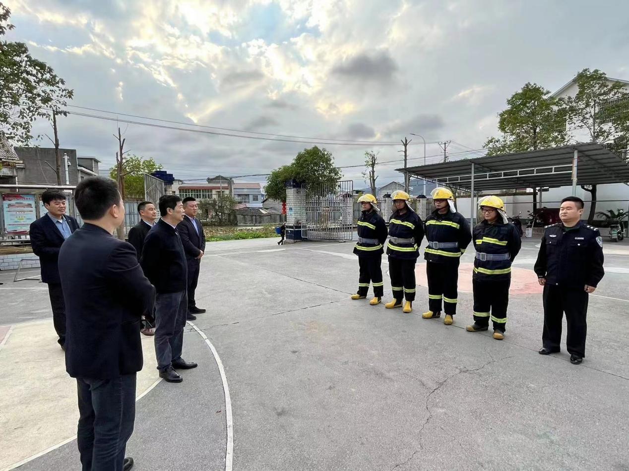 图11：观摩浦市镇消防演练.jpg